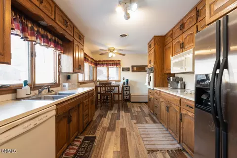 1409 E Divide Ave, Bismarck, ND 58501 photo 8