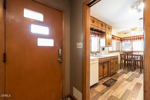 1409 E Divide Ave, Bismarck, ND 58501 photo 6