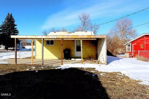 723 4th St W, Williston, ND 58801 photo 5