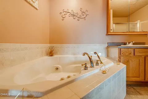 2414 Lacorte Loop, Bismarck, ND 58503 photo 34