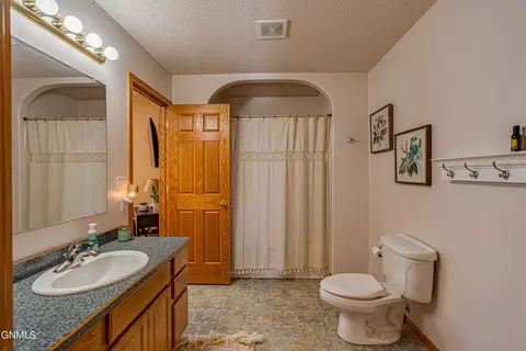 2414 Lacorte Loop, Bismarck, ND 58503 photo 21