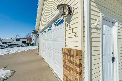 2414 Lacorte Loop, Bismarck, ND 58503 photo 66