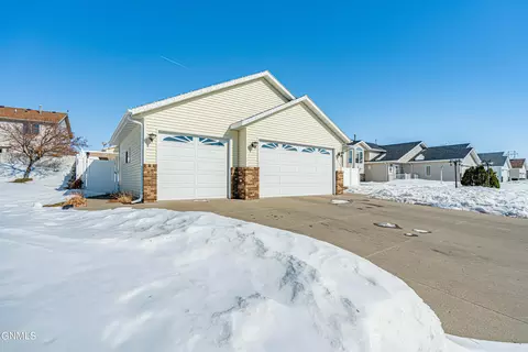 2414 Lacorte Loop, Bismarck, ND 58503 photo 65
