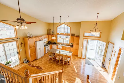 2414 Lacorte Loop, Bismarck, ND 58503 photo 9