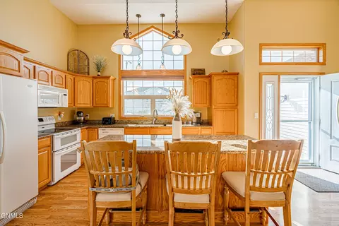 2414 Lacorte Loop, Bismarck, ND 58503 photo 6