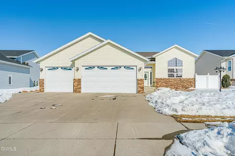 2414 Lacorte Loop, Bismarck, ND 58503 photo 63