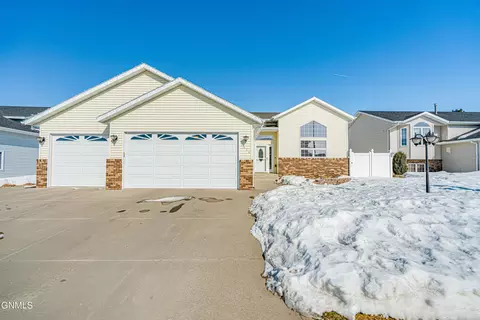 2414 Lacorte Loop, Bismarck, ND 58503 photo 64