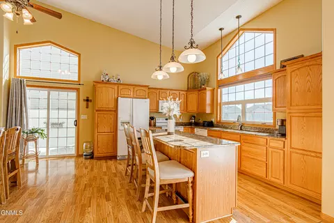 2414 Lacorte Loop, Bismarck, ND 58503 photo 5