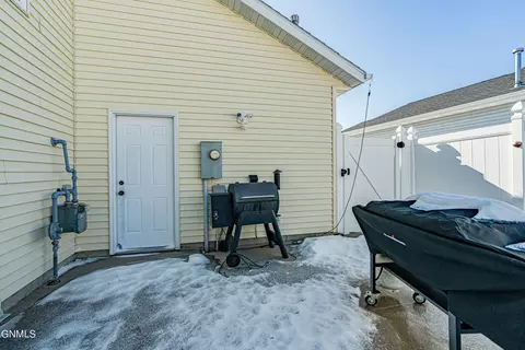 2414 Lacorte Loop, Bismarck, ND 58503 photo 69