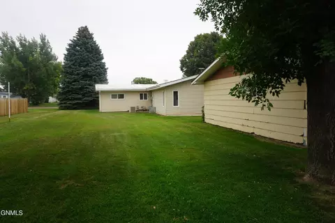 711 2nd Ave E, Culbertson, MT 59218 photo 7