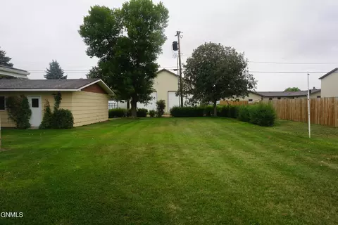 711 2nd Ave E, Culbertson, MT 59218 photo 5