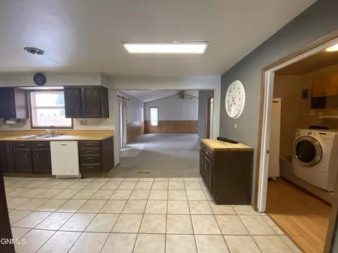 711 2nd Ave E, Culbertson, MT 59218 photo 21