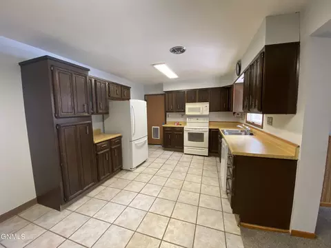 711 2nd Ave E, Culbertson, MT 59218 photo 24