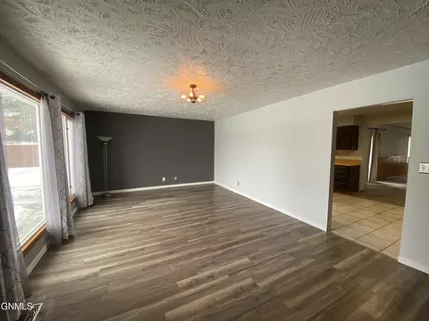 711 2nd Ave E, Culbertson, MT 59218 photo 18