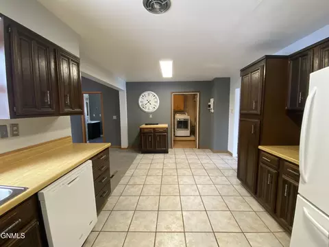 711 2nd Ave E, Culbertson, MT 59218 photo 25