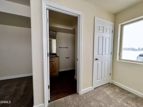 199 Prairie Dr, Stanley, ND 58784 photo 7