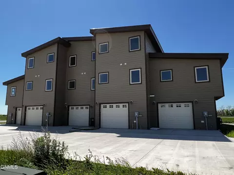 199 Prairie Dr, Stanley, ND 58784 photo 3