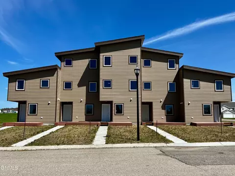 199 Prairie Dr, Stanley, ND 58784