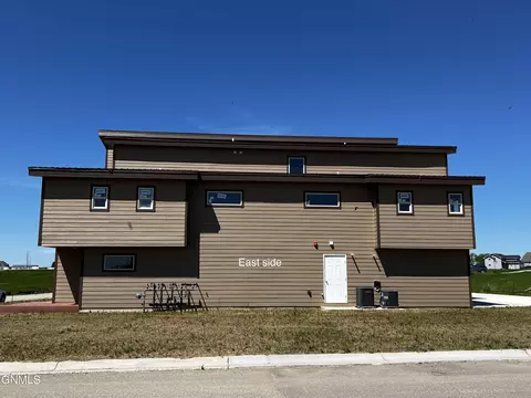 199 Prairie Dr, Stanley, ND 58784 photo 5