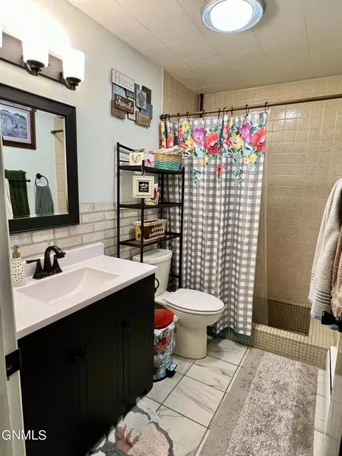 1010 Sioux St, Williston, ND 58801 photo 18