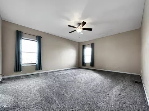5746 Freedom Ln, Williston, ND 58801 photo 15