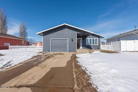 1167 9th St E, Dickinson, ND 58601 photo 35