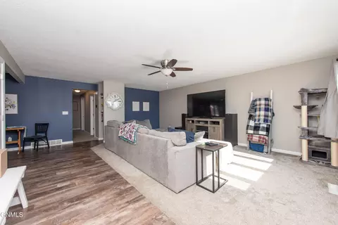 1167 9th St E, Dickinson, ND 58601 photo 5