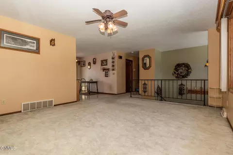 807 4th Ave NE, Mandan, ND 58554 photo 11