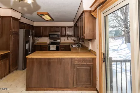 807 4th Ave NE, Mandan, ND 58554 photo 6