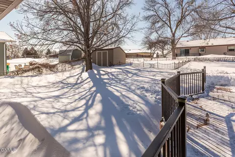 807 4th Ave NE, Mandan, ND 58554 photo 29