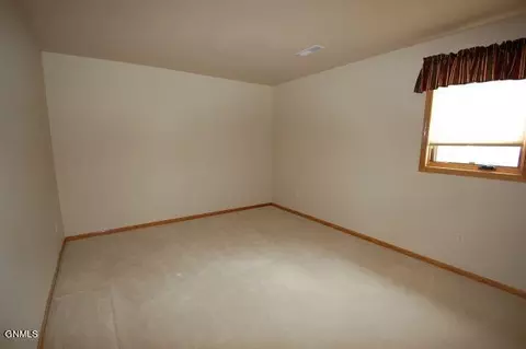 1506 4th St SW, Sidney, MT 59270 photo 11
