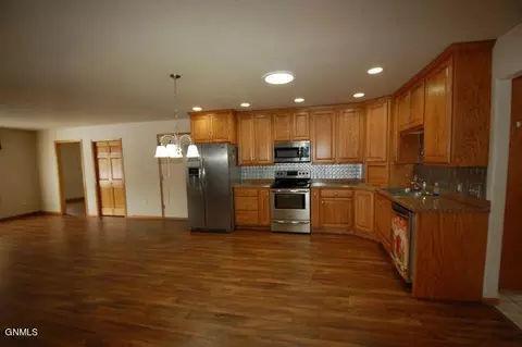 1506 4th St SW, Sidney, MT 59270 photo 5