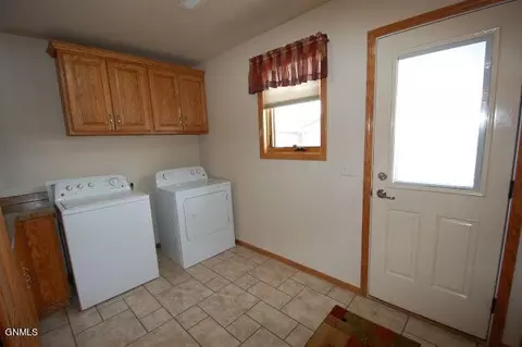 1506 4th St SW, Sidney, MT 59270 photo 3