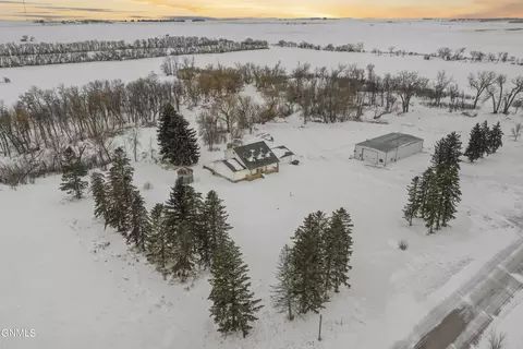6231 117th Ave NW, Ray, ND 58849 photo 1