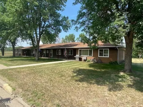 100 Van Slyck Ave, Stanton, ND 58571