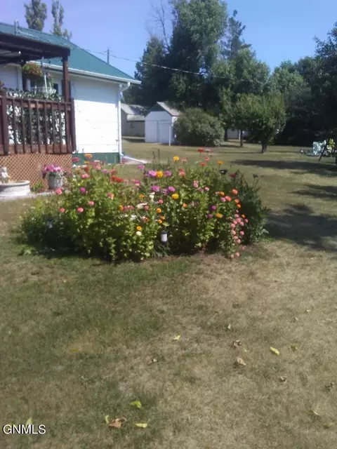 303 West St, Carson, ND 58529 photo 31