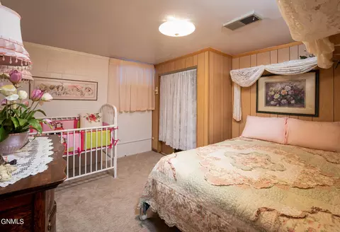303 West St, Carson, ND 58529 photo 13