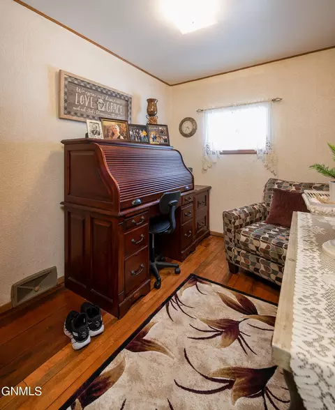 303 West St, Carson, ND 58529 photo 10