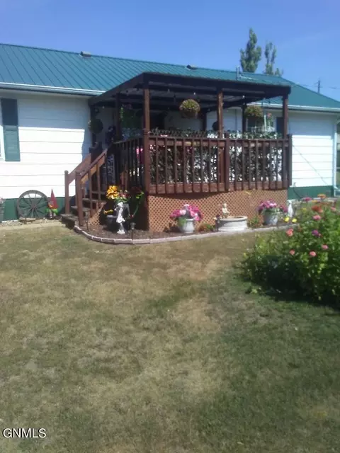 303 West St, Carson, ND 58529 photo 27