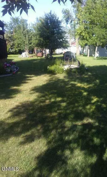 303 West St, Carson, ND 58529 photo 30