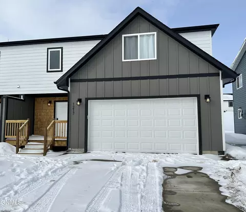 1217 9th St SW, Watford City, ND 58854