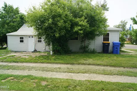 704 Juniper Ave, Oakes, ND 58474 photo 29