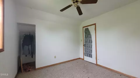 704 Juniper Ave, Oakes, ND 58474 photo 21