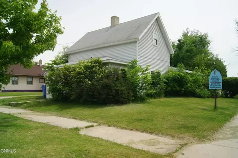 704 Juniper Ave, Oakes, ND 58474 photo 28