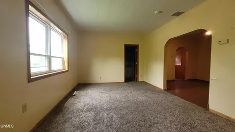704 Juniper Ave, Oakes, ND 58474 photo 15
