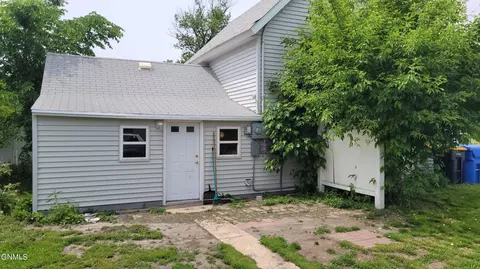 704 Juniper Ave, Oakes, ND 58474 photo 4