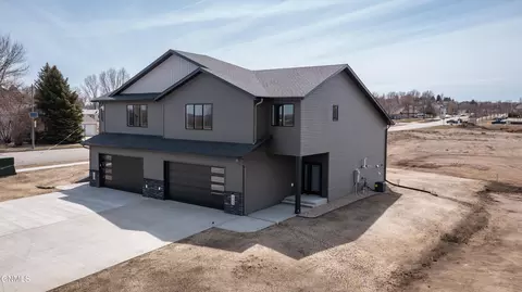 1706 Heart Ridge Loop, Mandan, ND 58554
