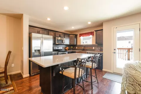 509 La Paz Ave, Bismarck, ND 58503 photo 9