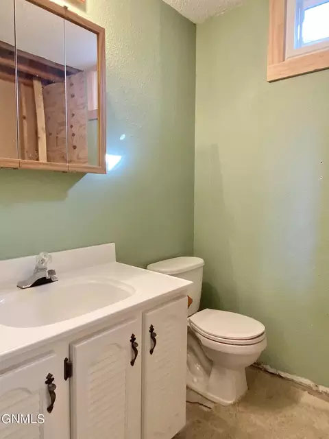 810 3rd Ave NE, Mandan, ND 58554 photo 17