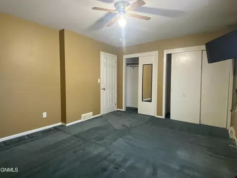 810 3rd Ave NE, Mandan, ND 58554 photo 8
